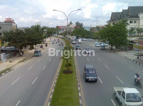 image LAHAN PREMIUM 1,7 HA & GEDUNG DI JL. SUDIRMAN PEKANBARU (3)