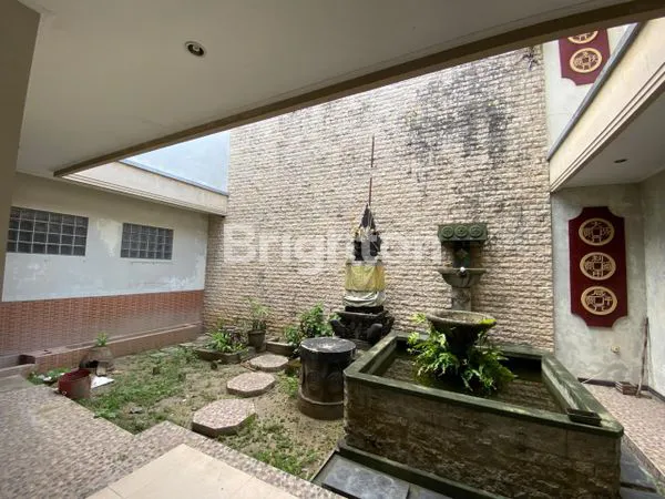 image RUMAH LUAS 415M² DI JALAN GATOT SUBROTO (3)