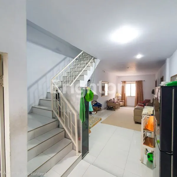 image RUMAH 3,5 TINGKAT SIAP HUNI DI INTI KOTA - LETAK STRATEGIS DENGAN HARGA TERJANGKAU DI JL BRIGJEN KATAMSO MEDAN MAIMUN (3)