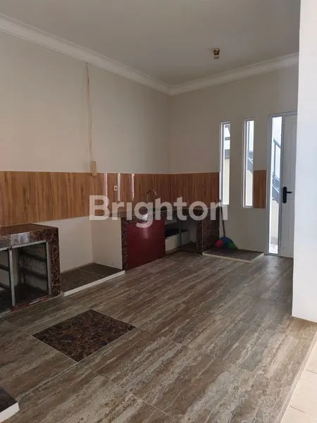 image RUMAH MEWAH 2 LANTAI LT 200 DI KOTA WISATA CIBUBUR (4)