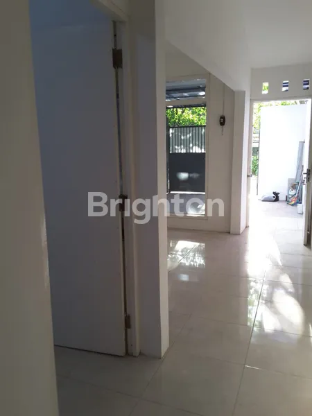 image HUNIAN NYAMAN & TERAWAT DI BARATAJAYA SURABAYA (2)