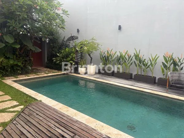image 4 BR EXCLUSIVE SPACIOUS VILLA IN BATU BELIG CANGGU (1)