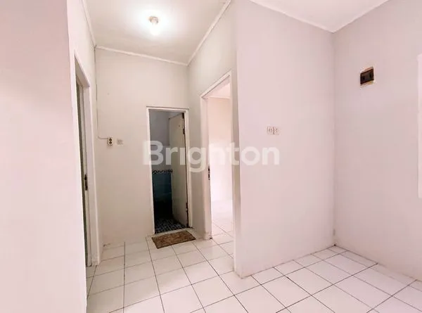 image DIJUAL RUMAH SIAP HUNI DI TANGERANG SELATAN – LOKASI STRATEGIS, HARGA TERJANGKAU! (4)