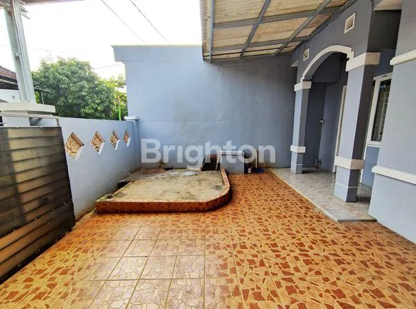 image DIJUAL RUMAH SIAP HUNI DI TANGERANG SELATAN – LOKASI STRATEGIS, HARGA TERJANGKAU! (3)