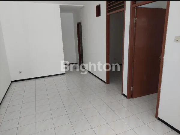 image DISEWAKAN RUMAH SIAP HUNI DARMO INDAH TIMUR SURABAYA BARAT (4)