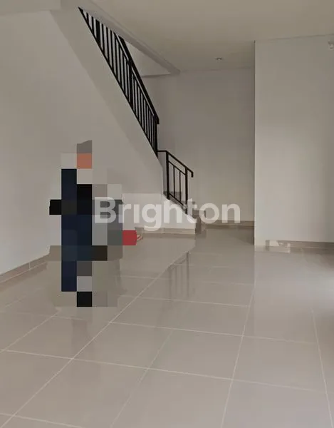 image DI SEWA ATAU DI JUAL RUKO BARU 2 LT ILLAGO GADING SERPONG (3)