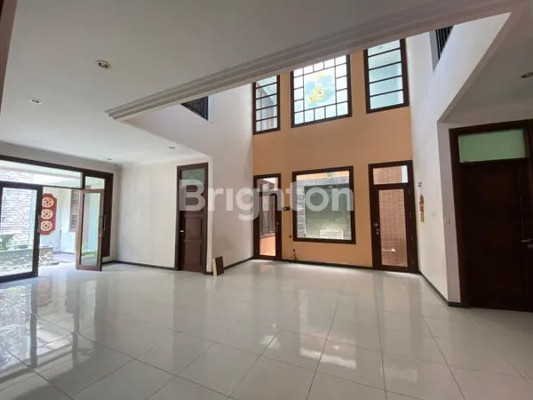 image RUMAH MEWAH 2 LANTAI, LT 400M² DI GATOT SUBROTO (1)