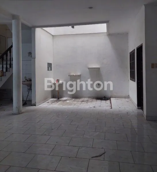 image VILLA DI PUSAT KOTA 2  1/2 TINGKAT (7)