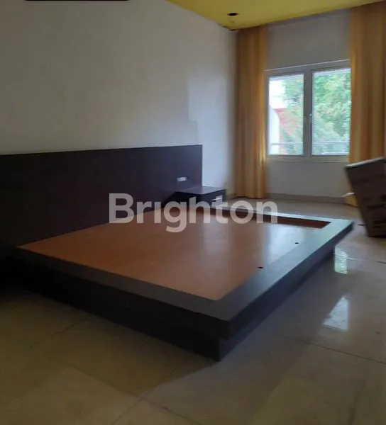 image VILLA DI PUSAT KOTA 2  1/2 TINGKAT (4)