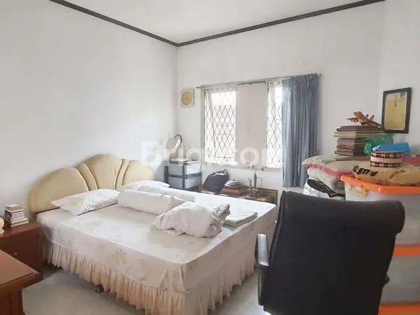 image RUMAH LAMA LUAS KONDISI BAGUS DAN STRATEGIS DI CIKUTRA BANDUNG  (6)