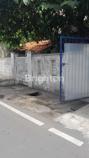 image RUMAH SANGAT STRATEGIS DALAM JAKARTA  (2)