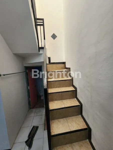 image JUAL RUGI RUMAH 2 LANTAI KUTISARI (6)