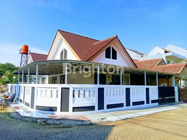 RUMAH HOOK JATIBENING, 4 KT, CARPORT 2 MOBIL