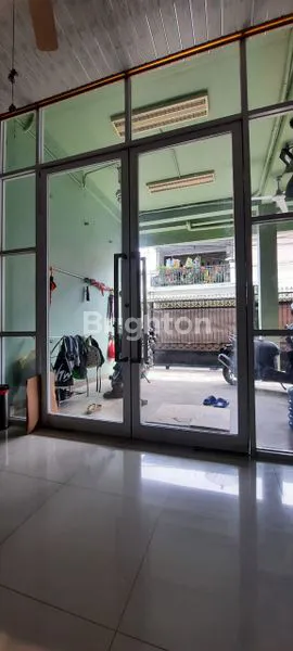 image RUMAH 3 LANTAI LOKASI STRATEGIS  TEBET, JAKARTA (3)