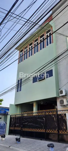 image RUMAH 3 LANTAI LOKASI STRATEGIS  TEBET, JAKARTA (2)