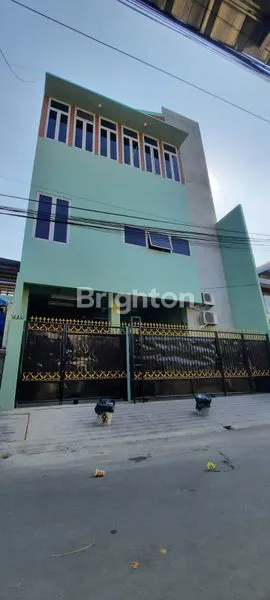 image RUMAH 3 LANTAI LOKASI STRATEGIS  TEBET, JAKARTA (1)