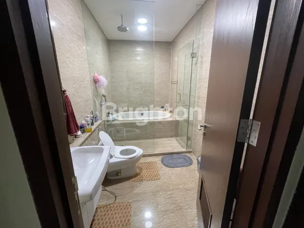 image APARTEMEN MEWAH FULLY FURNISHED DI ESSENCE DARMAWANGSA – 3 KAMAR, SIAP HUNI, BISA SEWA ATAU BELI! (2)