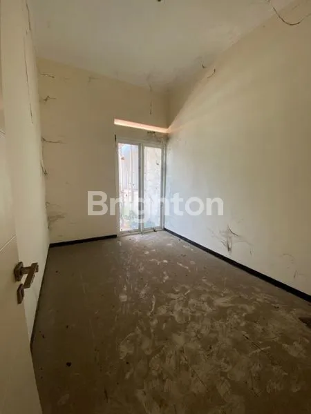 image DIJUAL RUMAH 2 LANTAI DI SULFAT KOTA MALANG (3)