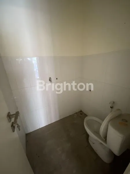 image DIJUAL RUMAH 2 LANTAI DI SULFAT KOTA MALANG (8)