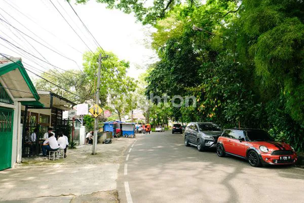 image RUMAH USAHA DI TAMAN CIBEUNYING BENGAWAN CIHAPIT TENGAH KOTA BANDUNG (2)