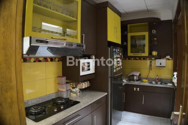 image RUMAH MENTENGNYA MALANG! COCOK UNTUK KANTOR PROFESIONAL. TERAWAT, LT 283/LB 430. SEMI FURNISHED. BERSIH. SHM ON HAND. NEGO SAMPAI DEAL  (2)