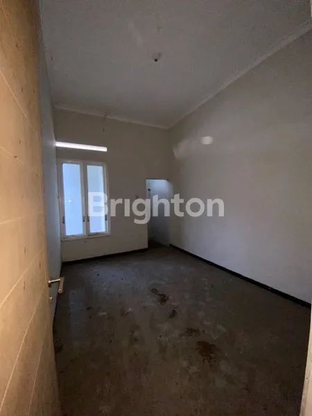 image DIJUAL RUMAH HOOK 2 LANTAI DI LA SUCIPTO (3)