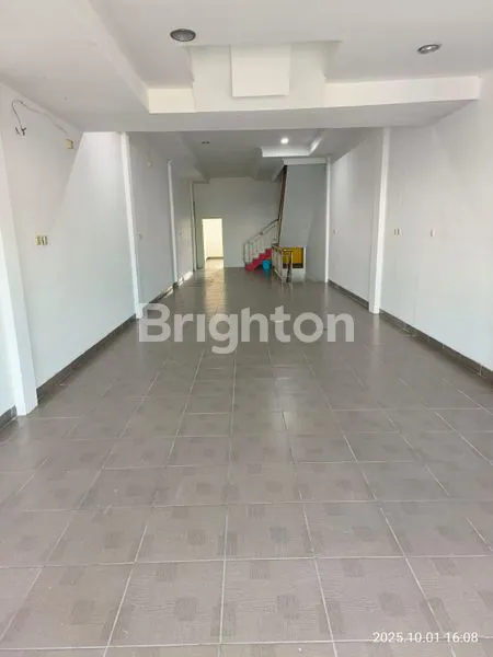 image RUKO MANGGA BESAR LOKASI BAGAIKAN BERLIAN SANGAT STRATEGIS,SUASANA HIDUP LALU LALANG , USAHA APA AJA PASTI CUAN (4)