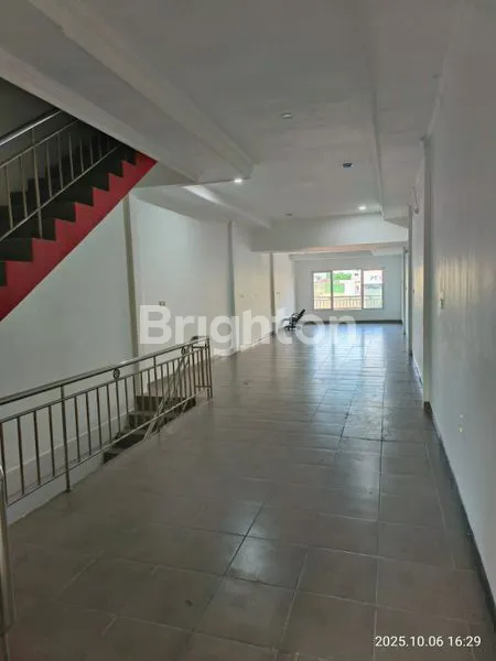 image RUKO MANGGA BESAR LOKASI BAGAIKAN BERLIAN SANGAT STRATEGIS,SUASANA HIDUP LALU LALANG , USAHA APA AJA PASTI CUAN (3)