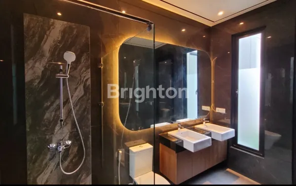 image LANGKA! TROPICAL HOUSE WITH WATERFALL NEW GRESS MANYAR DEKAT SAMSAT KERTAJAYA DHARMAHUSADA GALAXYMALL BONNET MERR HOKKY (6)