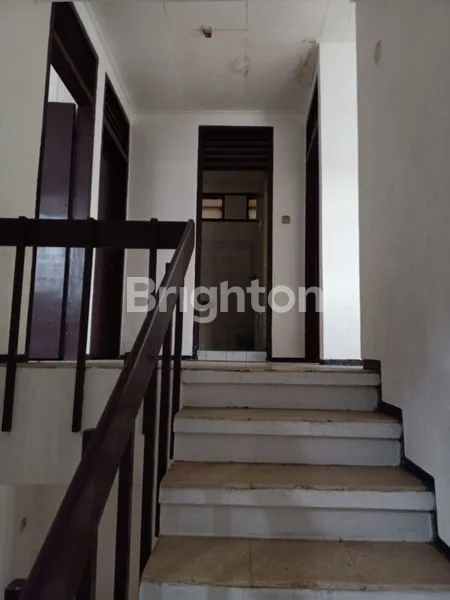 image RUMAH HOOK 2 LANTAI KELAPA MOLEK COCOK UNTUK BUKA USAHA DI AREA KULINER BARU KELAPA GADING - JAKARTA UTARA (5)