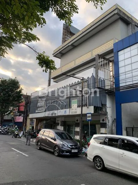 RUKO 3 LANTAI STRATEGIS DI JALAN ADISUCIPTO