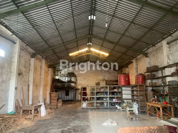 GUDANG LUAS, HARGA HEMAT, LOKASI STRATEGIS — DI KADEMANGAN BLITAR!