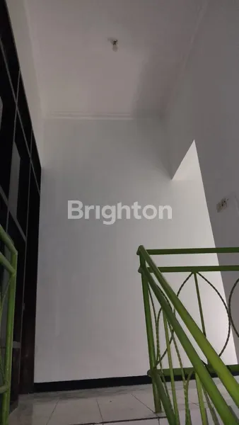 image RUKO KETINTANG SIAP PAKAI COCOK KANTOR STRATEGIS DEKAT AREA PERKANTORAN DAN PUSAT BISNIS  (2)