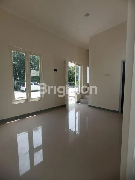 image RUMAH BARU 2LANTAI TENGGILIS SURABAYA DEKAT UBAYA (1)