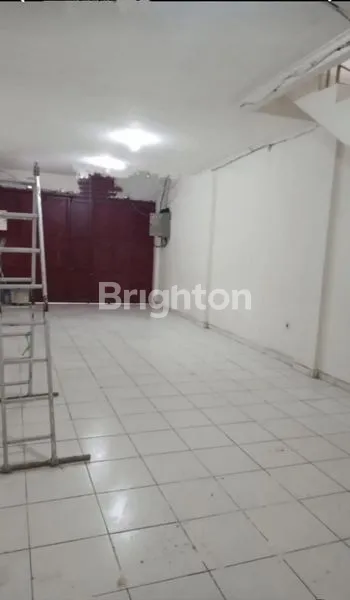 image RUKO GANDENG DUA EMPAT LANTAI  DI CILUWER JALAN RAYA BOGOR (4)