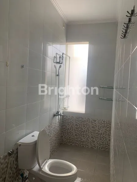 image RUMAH 2 LANTAI SIAP HUNI DI RUNGKUT (5)