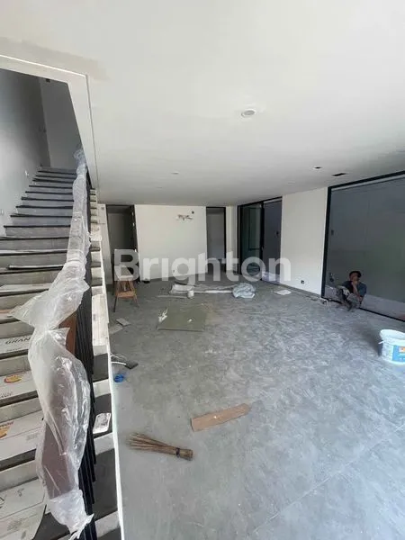 image RUMAH CENTRAL PARK MULYOSARI BARU GRESS (2)