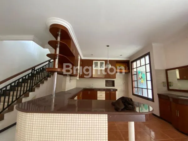image DIJUAL CEPAT RUMAH BESAR 8 KAMAR DI KAWASAN GATSU DENPASAR TIMUR , DEKAT MALL LIVING WORD  (6)