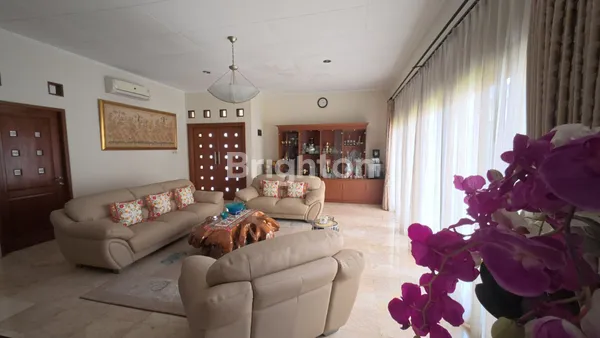 image DUA RUMAH NEMPEL DI GRIYALOKA BSD — BISA BELI SATU, BISA SEKALIAN DUA! (5)