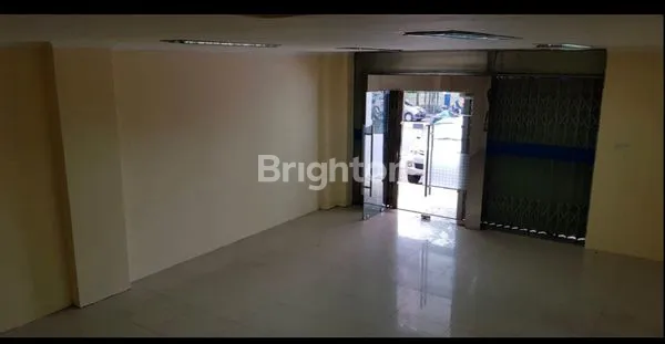 image RUKO 3 LANTAI LOKASI SANGAT STRATEGIS KAWASAN ELITE DI JAKARTA SELATAN (8)