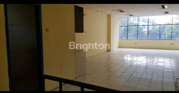 image RUKO 3 LANTAI LOKASI SANGAT STRATEGIS KAWASAN ELITE DI JAKARTA SELATAN (5)