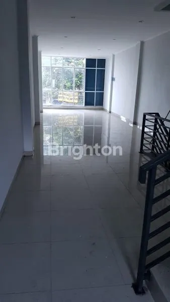 image RUKO STRATEGIS 3,5 LANTAI, SIAP USAHA DI JL SILIWANG (4)