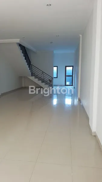 image RUKO STRATEGIS 3,5 LANTAI, SIAP USAHA DI JL SILIWANG (6)