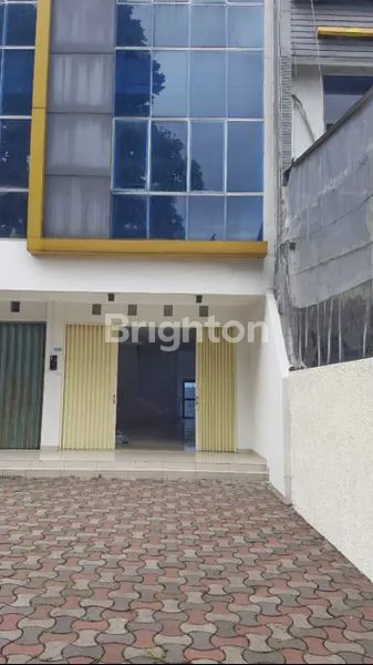 image RUKO STRATEGIS DEPAN PASAR, 3.5 LANTAI SIAP HUNI (7)