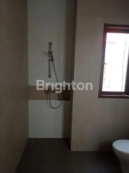 image RUMAH MODERN 3KT DI COKROAMINOTO, DENPASAR (6)