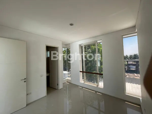 image DIJUAL RUMAH NORTHWEST PARK KONDISI BAGUS  (7)