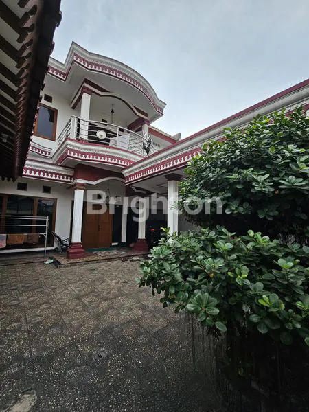 image RUMAH MEWAH DAN LUAS DI KAWASAN KEBON JERUK-HARGA BERSAING! (1)