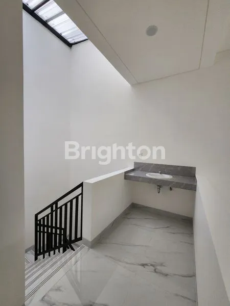 image RUMAH BARU SUNTER LUAS  5X14 SHM JALAN 2 MOBIL LEGA (5)