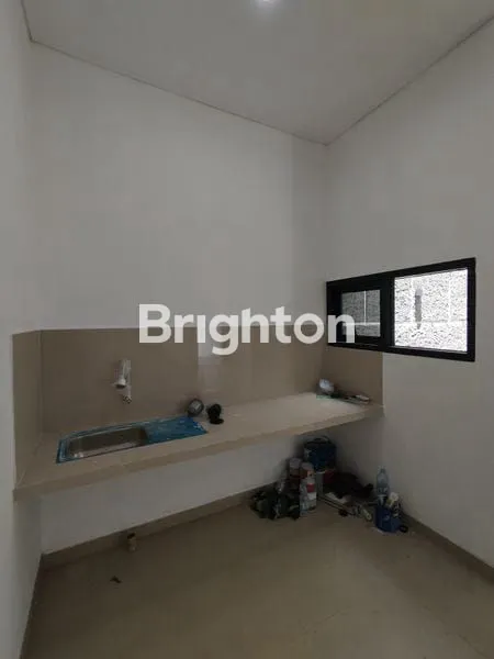 image RUMAH BARU GRESS SELANGKAH DARI MERR BARUK UTARA SURABAYA TIMUR (4)