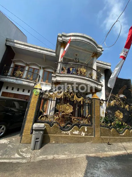 image RUMAH 2 LANTAI DI JALAN DEWI SARTIKA TEMAS BATU (1)